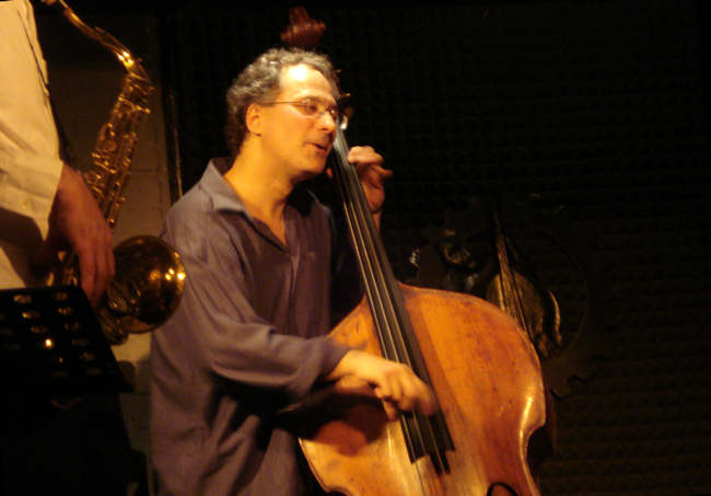 lächelnder Basser